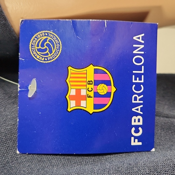 NWT FCBARCELONA short sleeved hoodie size M - Picture 15 of 17